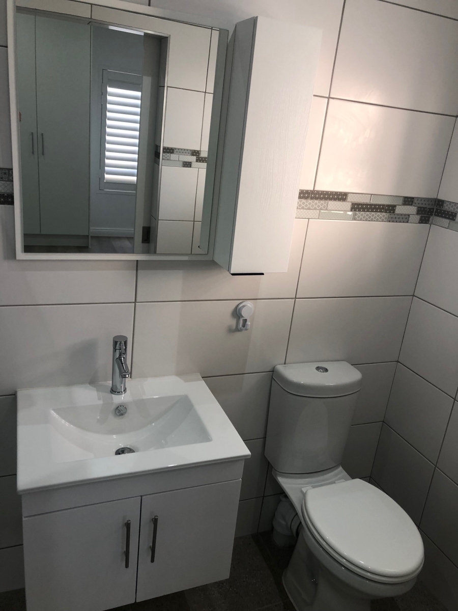 To Let 2 Bedroom Property for Rent in Middedorp Western Cape